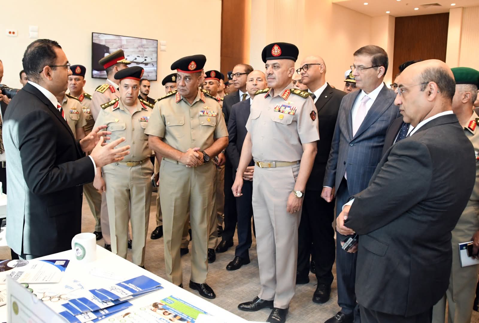 رئيس أركان حرب القوات المسلحة يشهد إنطلاق فعاليات المؤتمر العلمى الدولى الخامس للإتصالات