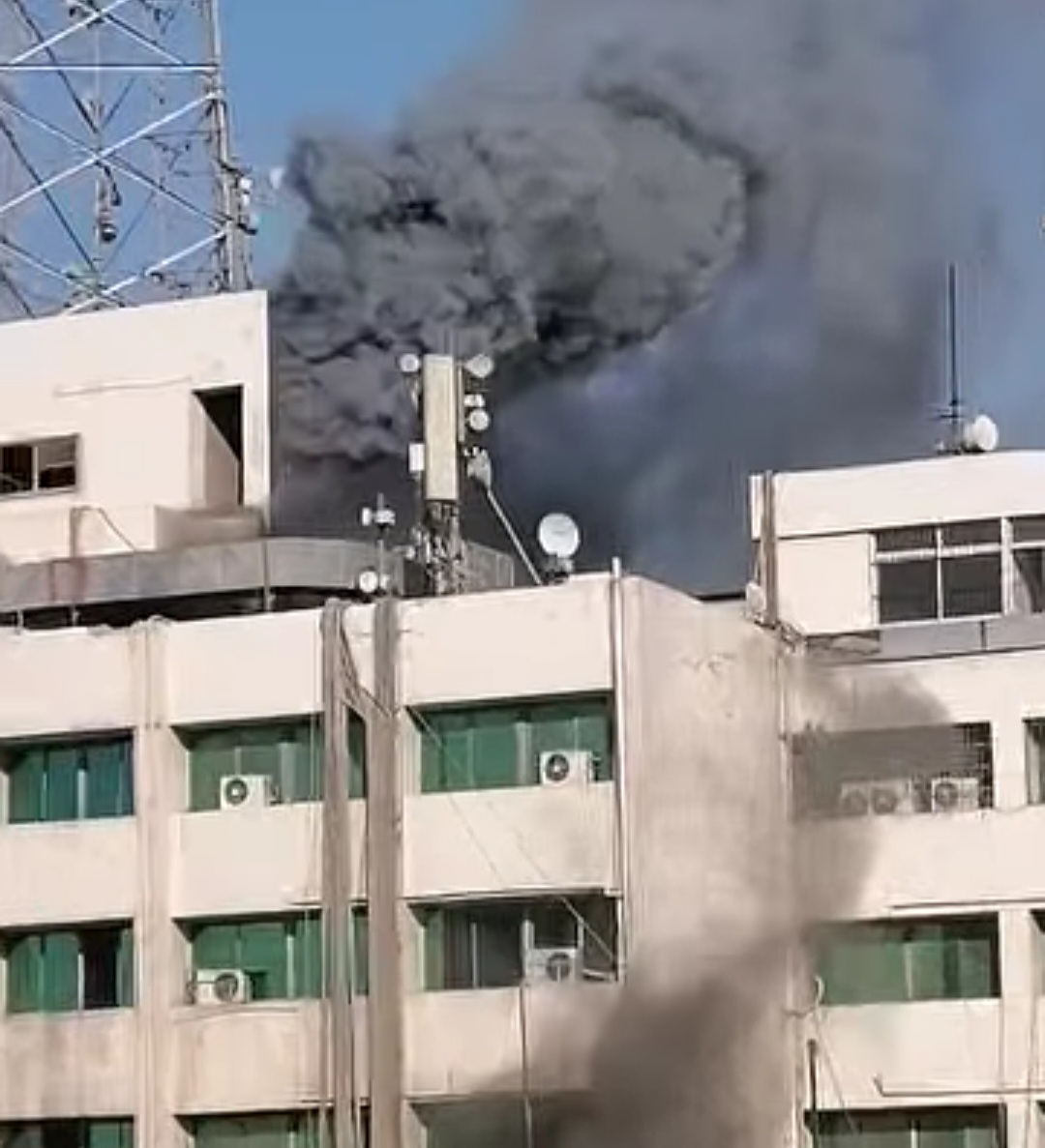 نشوب حريق هائل بسنترال رمسيس