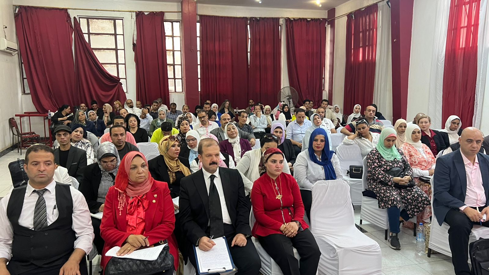 مؤسسة القادة بالتعاون مع الاتحاد الإقليمي للجمعيات بالجيزة تختتم برنامج "الطريق إلى البرلمان والمحليات"، بمشاركة شخصيات رفيعة وتدريب عملي لتأهيل الشباب سياسياً وتمثيلهم في المجالس المنتخبة.