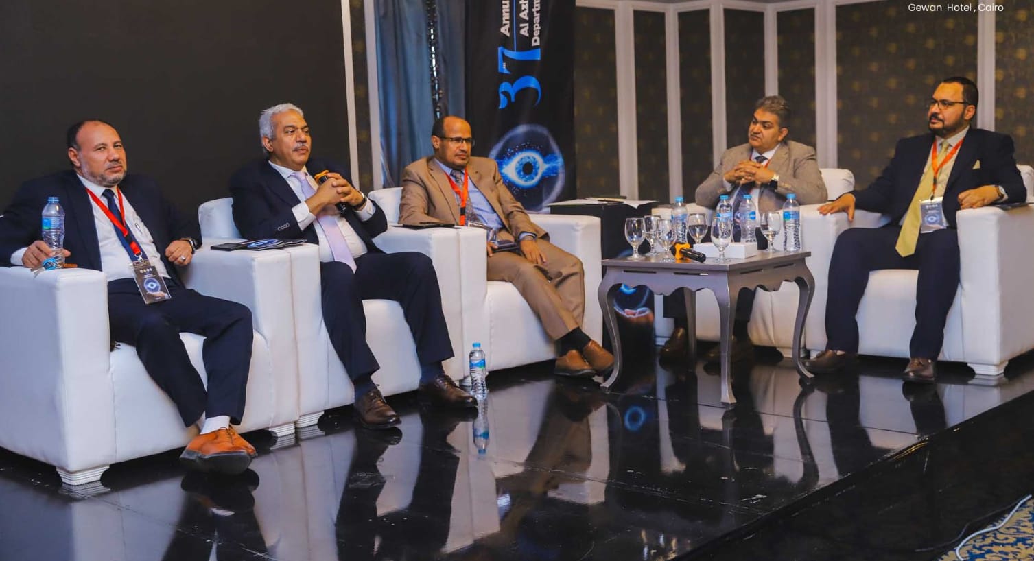 نائبا رئيس جامعة الأزهر يفتتحان المؤتمر السابع والثلاثين لأقسام طب وجراحة العيون بالقاهرة وأسيوط ودمياط