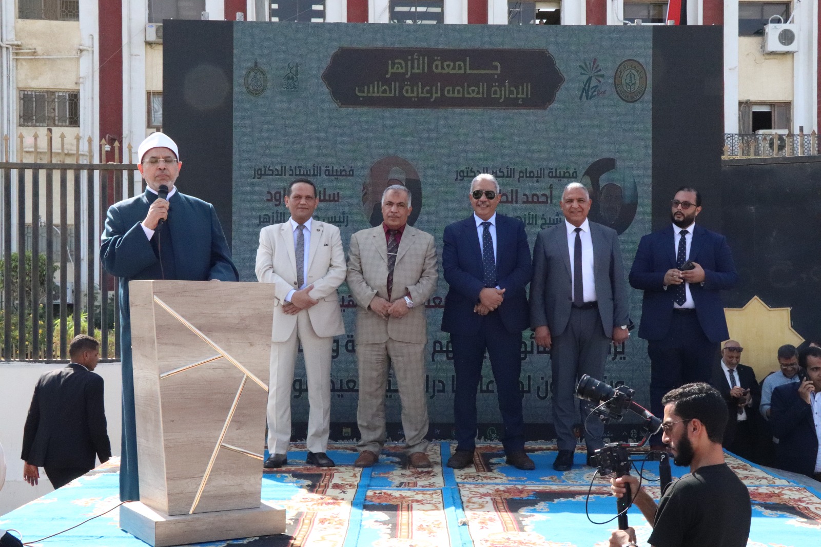 جامعة الأزهر تنظم احتفالية لاستقبال الطلاب الجدد بحضور رئيس الجامعة ونواب رئيس الجامعة وعمداء الكليات